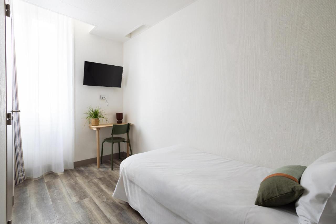 אנז'ה Hotel Suzane מראה חיצוני תמונה