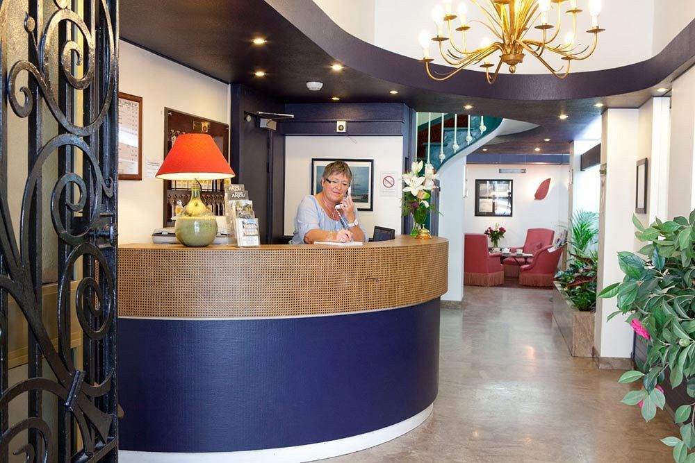 אנז'ה Hotel Suzane מראה חיצוני תמונה