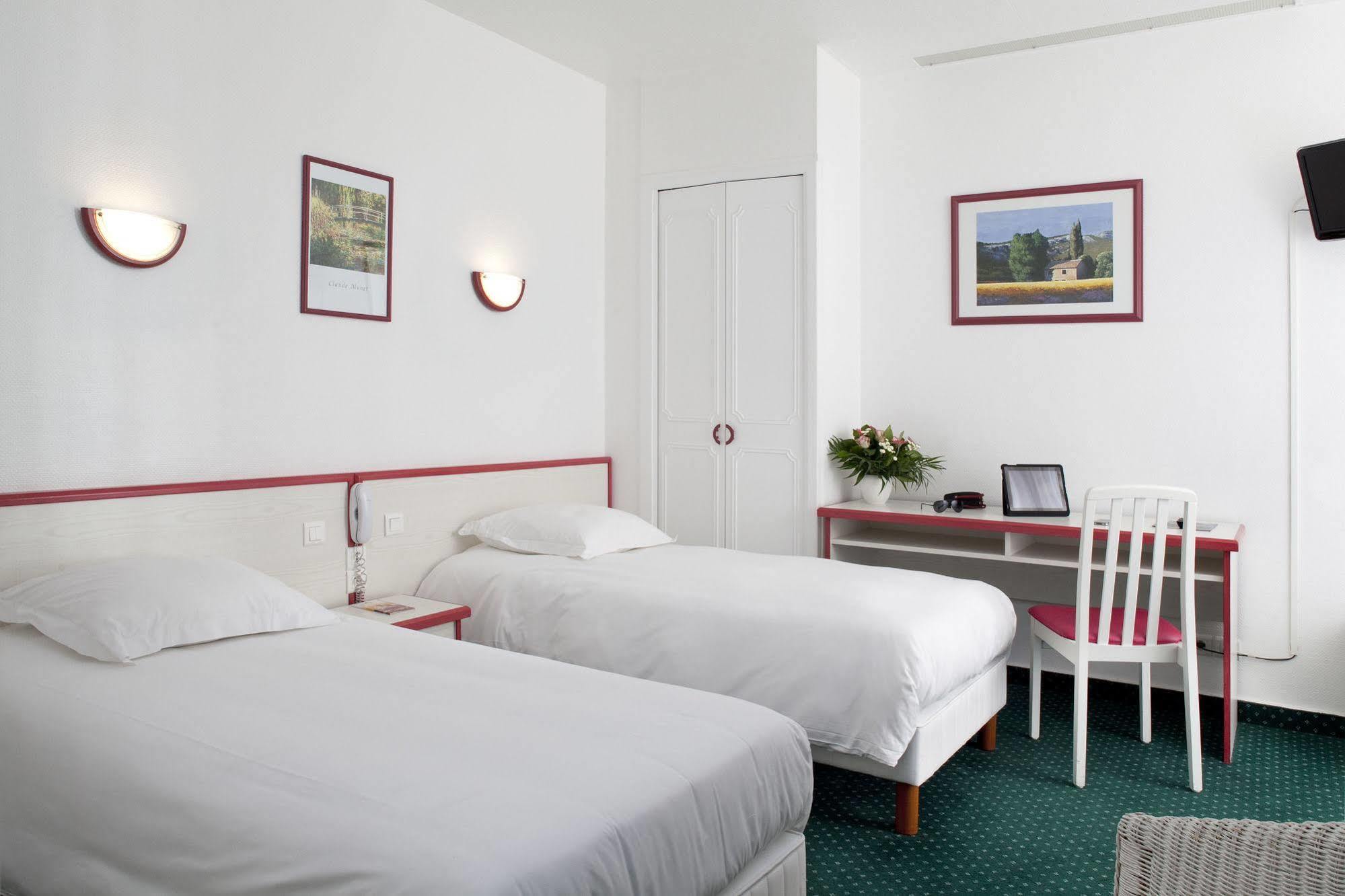 אנז'ה Hotel Suzane מראה חיצוני תמונה