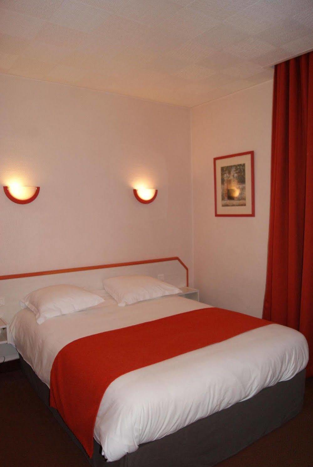 אנז'ה Hotel Suzane מראה חיצוני תמונה