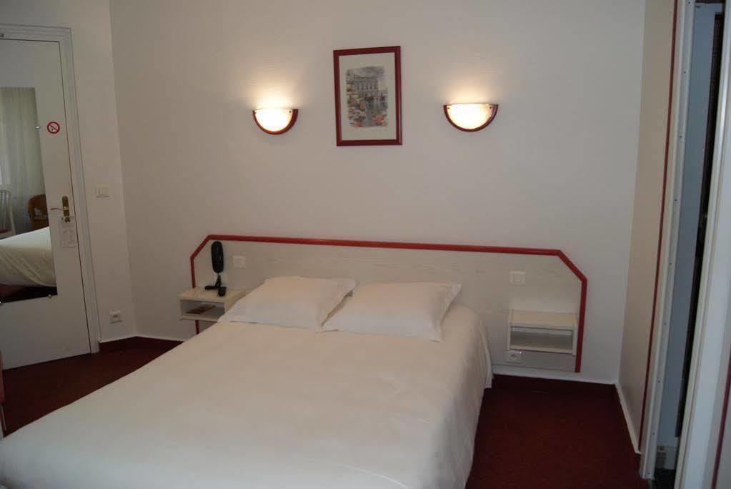 אנז'ה Hotel Suzane מראה חיצוני תמונה